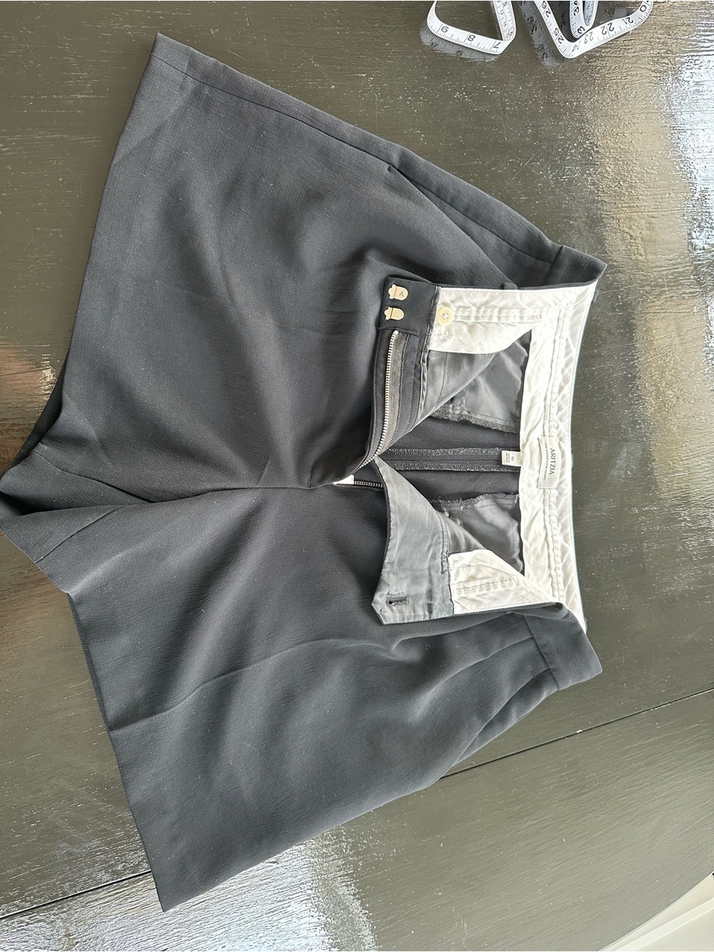 Aritzia "The Effortless Short" Women's Black Dress Shorts